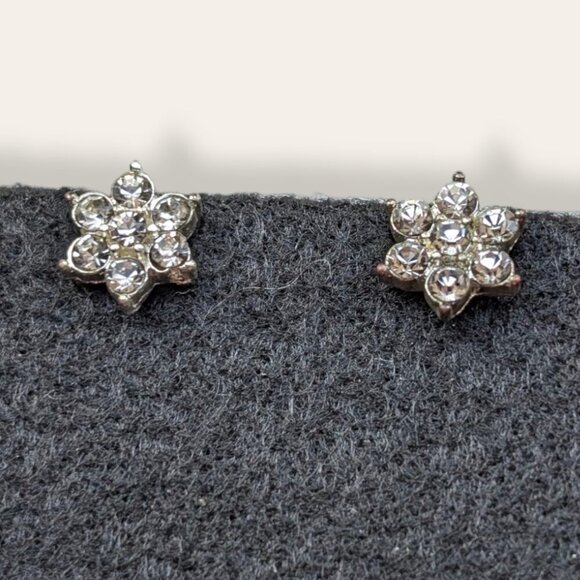 (2/$20) Vintage Glass Rhinestone Stud Earrings - Picture 2 of 6